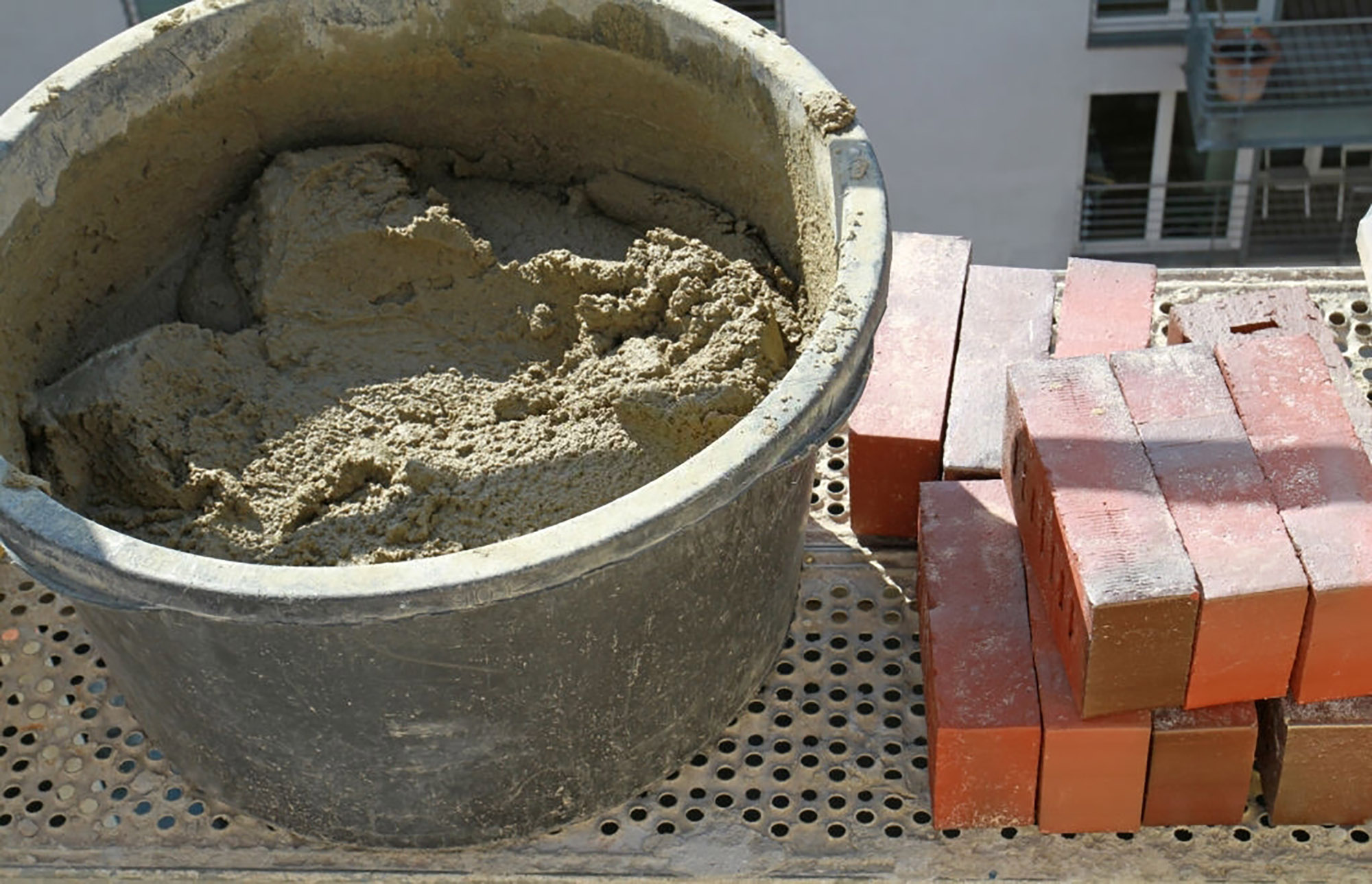Купить смесь кладочную цементную в Москве и области у бетонного завода