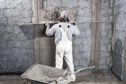 Фасадная штукатурка стен цементным раствором М300